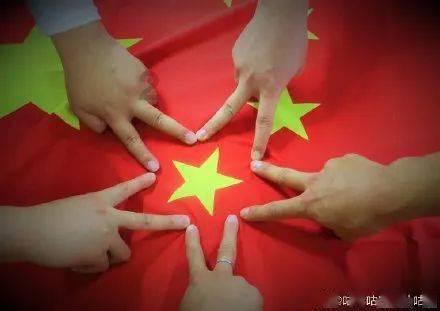 分手后，女人主动把钱还给男人，是不是这个女人很傻啊？游戏画面